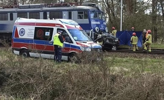 Śmiertelny wypadek w Nielepie na przejeździe kolejowym