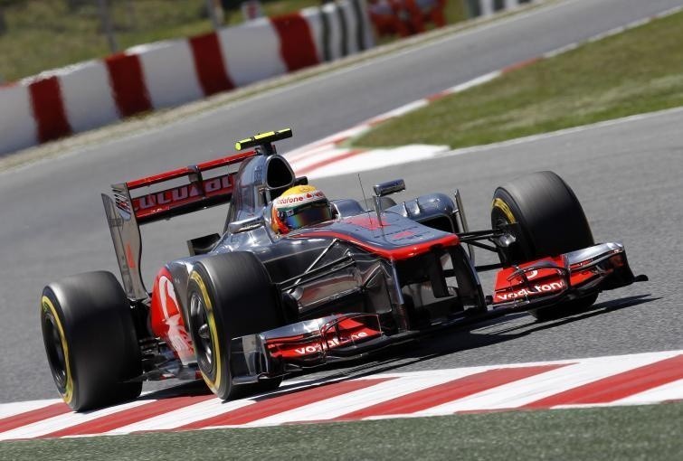 Hamilton ukarany - pole position do GP Hiszpanii dla...