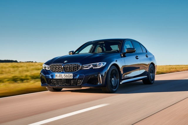 W wyposażeniu standardowym nowych modeli BMW M340d xDrive jest m.in. sportowy układ jezdny M i adaptacyjny sportowy układ kierowniczy. Fot. BMW