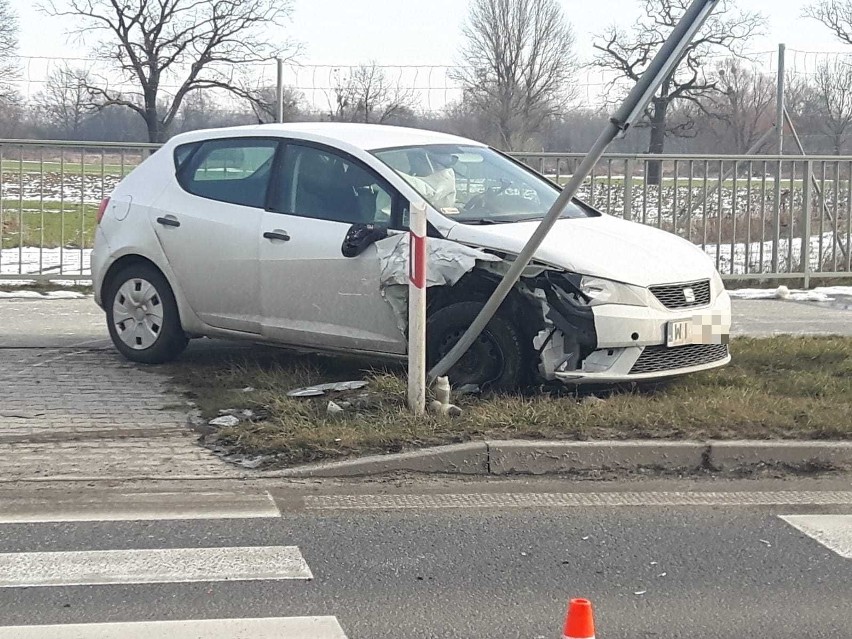 Wypadek na wschodniej obwodnicy Wrocławia. Jedna osoba ranna