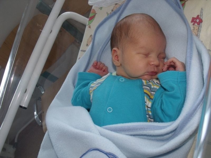 Cyprian Tomczak urodził się w sobotę, 14 lipca. Ważył 3890 g...