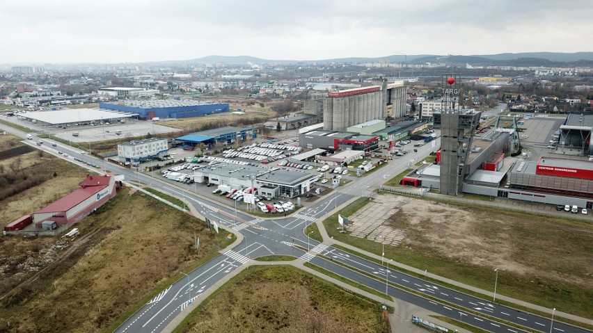 W zachodniej dzielnicy Kielc  lokuje się salon za salonem...