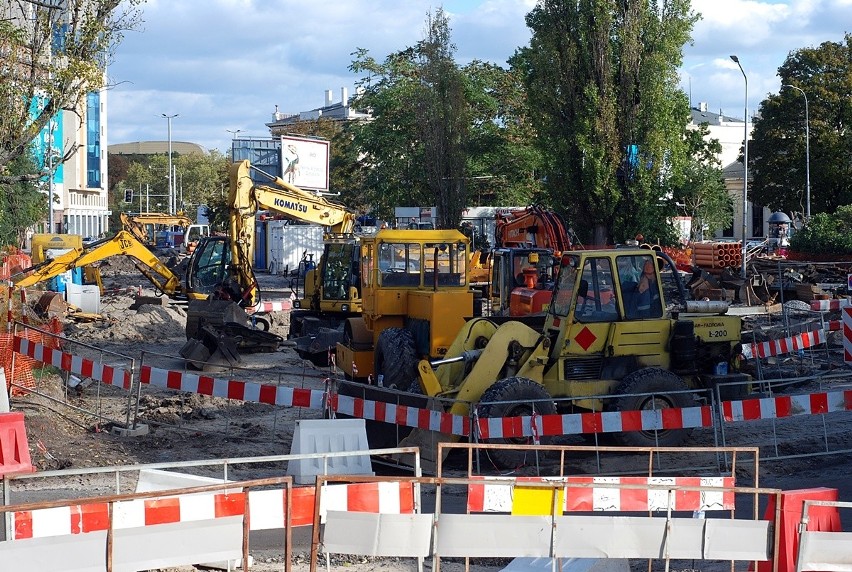 Największa komunikacyjna inwestycja powojennego Wrocławia. W niedzielę prezydent Sutryk doglądał budowy (ZDJĘCIA)