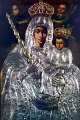 Kościół w Ostrożanach okradziony. Suknia cudownego obrazu Matki Bożej ma 250 lat