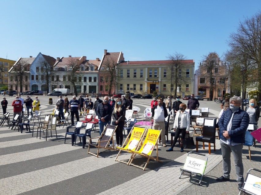 "Puste krzesła" w Gryficach, czyli krzyk rozpaczy restauratorów - 27.04.2020