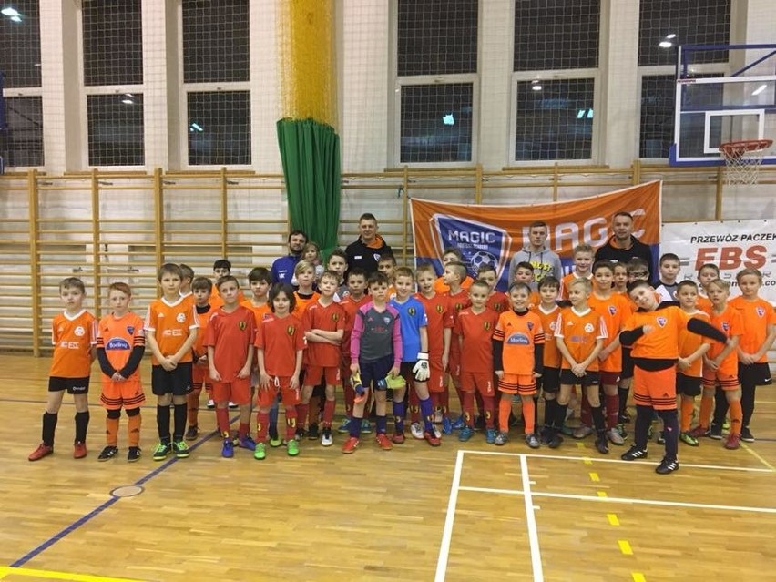 Magic Football Academy z Londynu na obozie w gminie Masłów