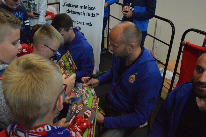 Tego popołudnia kibice Wisły długo nie zapomną! Carlitos, Paweł Brożek, Arkadiusz Głowacki i reszta drużyny odwiedziła Dobczyce