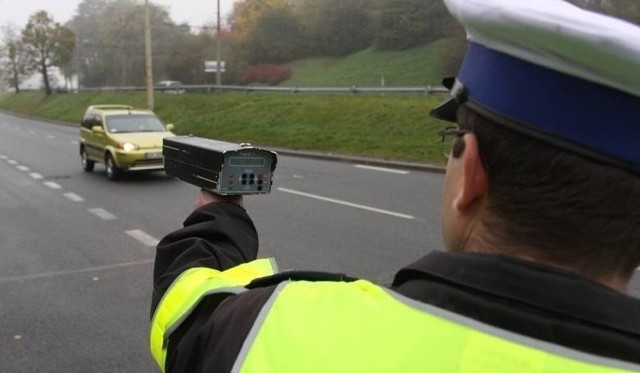 Kierowcy są pomysłowi i rozpuszczają plotki o tzw. sposobach  na policję. Prawda jest taka, że bardzo trudno jest uniknąć kary