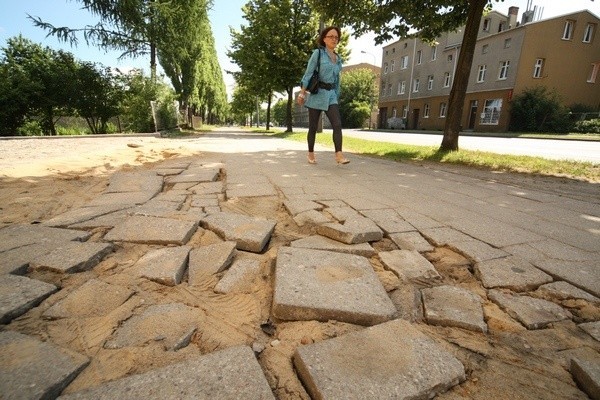 Zniszczony chodnik przy ul. Szczecińskiej ma zostać niebawem naprawiony.