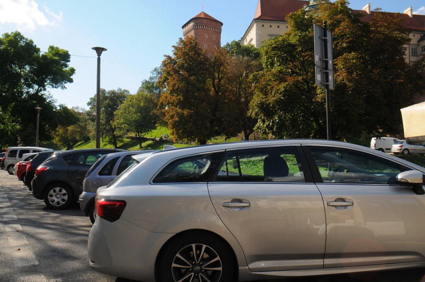 Konserwator zabytków w ścisłym centrum nie widzi możliwości...