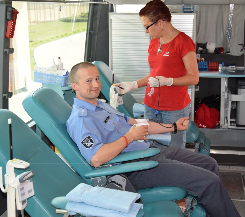 Funkcjonariusze Zakładu Karnego w Koszalinie oddali ponad 13 litrów krwi 
