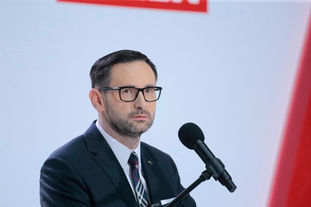 Prezes Polskiego Koncernu Naftowego, Daniel Obajtek, podjął ostre kroki wobec przedsiębiorców, którzy wykorzystali sytuacje i wprowadzili nieuzasadnione podwyżki paliw. Wypowiedziano 9 umów, koleje wypowiedzenia są realizowane.