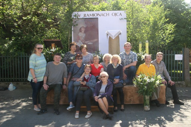 Ołtarz przy ul. Widnichowskiej (parafia pw. Wniebowzięcia Najświętszej Maryi Panny)