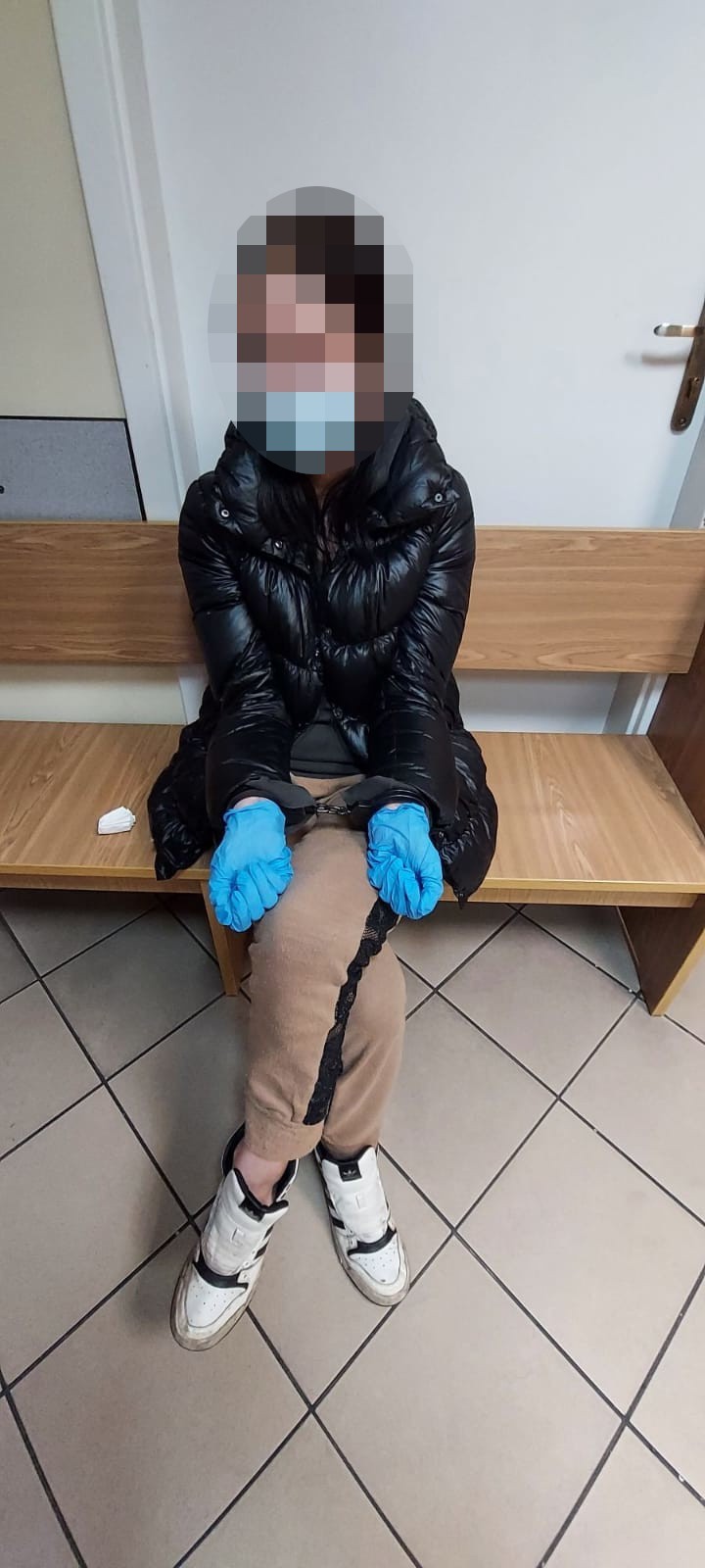 33-letnia mieszkanka gminy Kłaj groziła siostrze nożem i...
