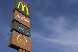 Łuków. Oblężenie na otwarciu restauracji McDonald’s. Ruchem kierowała policja. Zobacz wideo