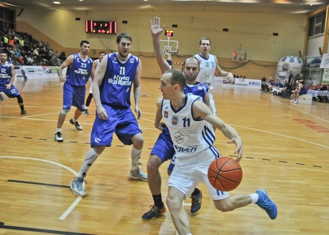 W ostatnim sezonie klub nazywał się Basket Toruń, a drużyna Polski Cukier SIDEn.