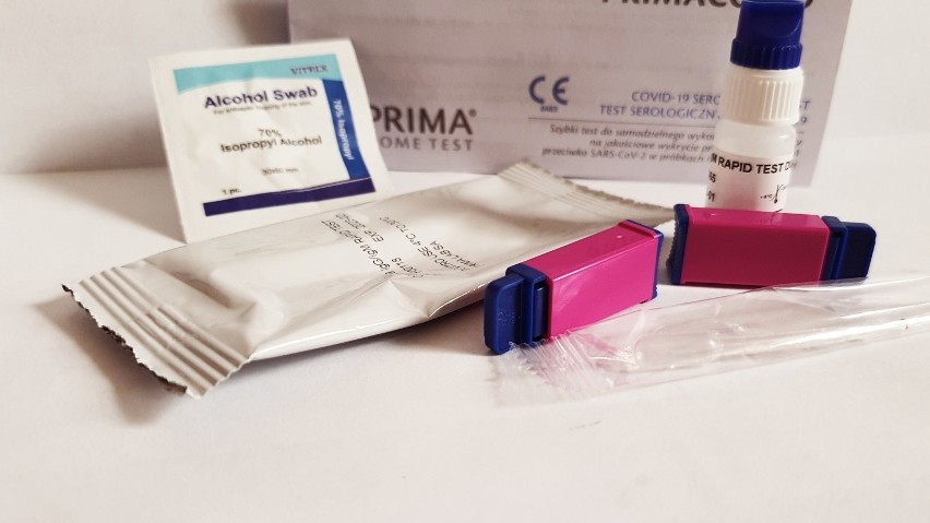 W Pucku test na przeciwciała koronawirusa zniknął w ciągu kilku godzin z półek w Biedronce. Ile kosztuje i co zawiera? Wideo