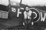 Płk. Władysław Gnyś jako pierwszy w czasie II WŚ strącił niemiecki samolot. Bohaterski pilot służył wtedy w Krakowie. Zostanie upamiętniony