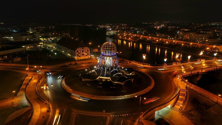 Niesamowity Gorzów nocą w obiektywie Grzegorza Walkowskiego.