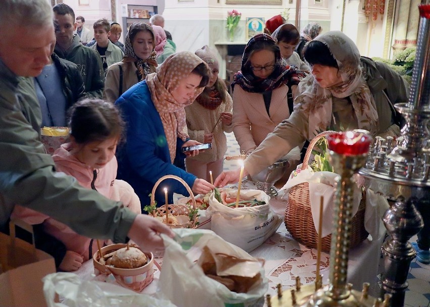 Prawosławni i grekokatolicy przygotowują się do Świąt Wielkanocnych. W łódzkiej cerkwi święcą dziś pokarmy