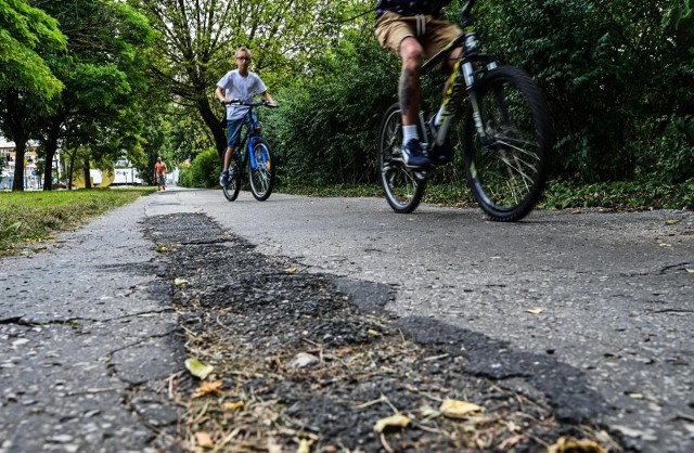 W tym roku remonty i przebudowy chodników bydgoscy drogowcy zaplanowali przeprowadzić w ponad 20 miejscach Bydgoszczy (część inwestycji już zakończono)