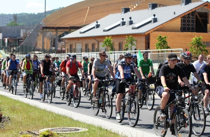 Wielki Przejazd Rowerowy 2013: Rowerzyści z Pomorza spotkali się przed Ergo Areną [ZDJĘCIA]