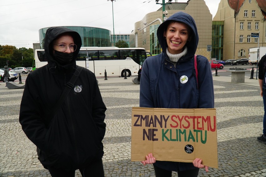 W piątek, 24 września, w całym kraju młodzież zebrała się,...