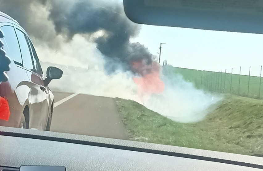 Pożar auta na S6 w okolicach węzła Dobre