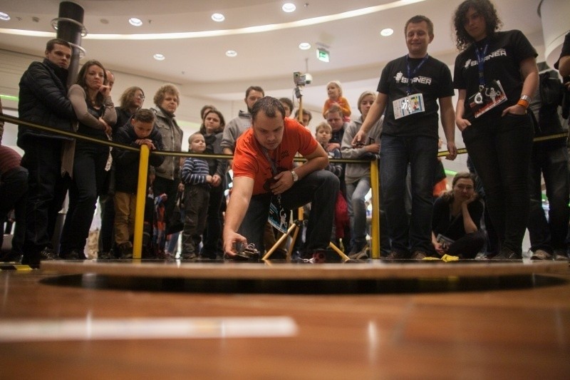Turniej robotów Sumo Challenge w Manufakturze [FILM, zdjęcia]