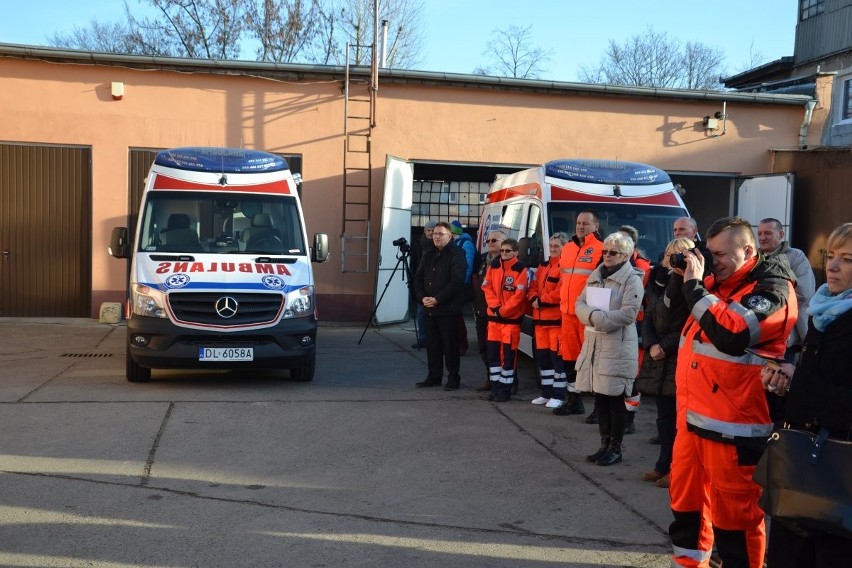Nowe ambulanse dla Pogotowia Ratunkowego w Legnicy.