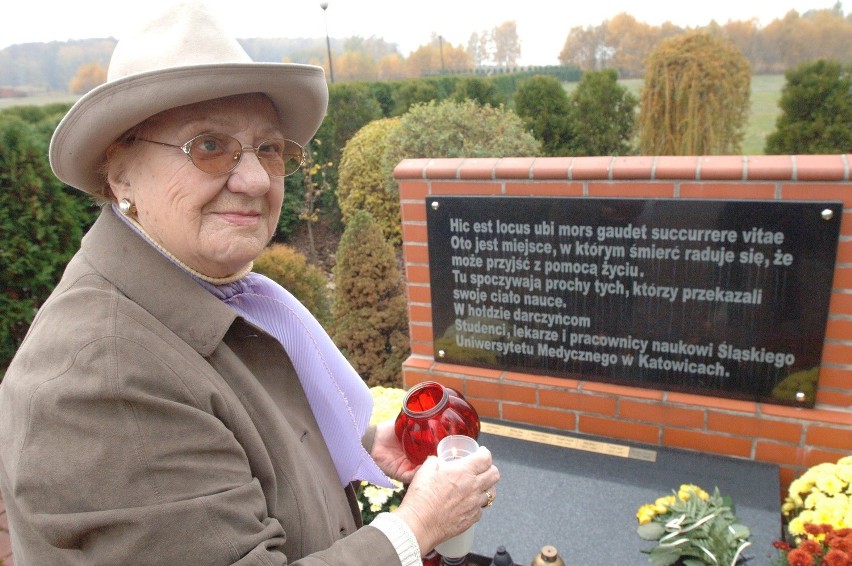 Anna Skoczylas zapaliła 1 listopada świeczkę w Parku Pamięci...