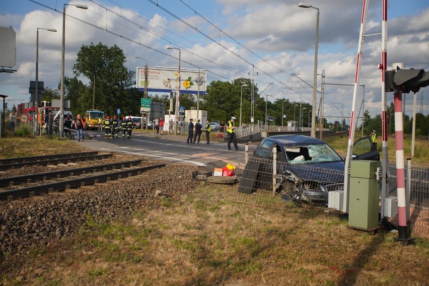 Stan dwóch osób określono jako ciężko ranne. Na miejsce...