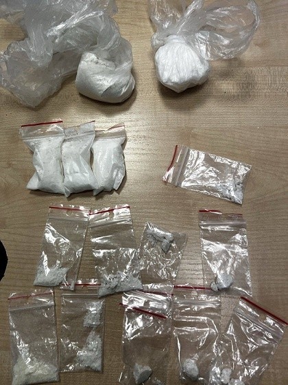 Zatrzymany przez policję 22-letni kierowca posiadał ponad 1,5 kg narkotyków.