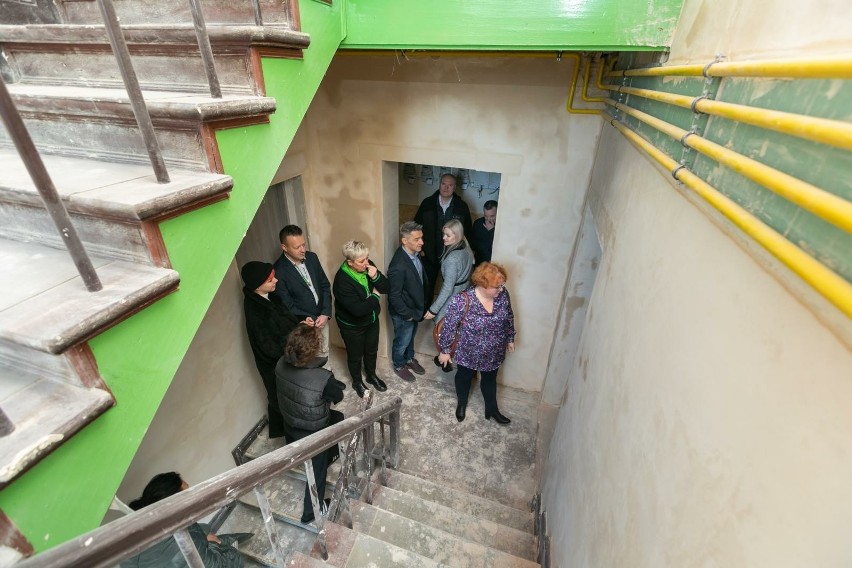 Wiosną 2024 roku zostanie dokończony remont klatki schodowej
