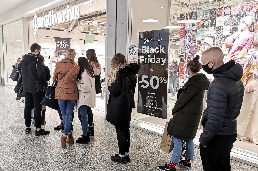 Podano, że w niektórych centrach zaistniała konieczność...