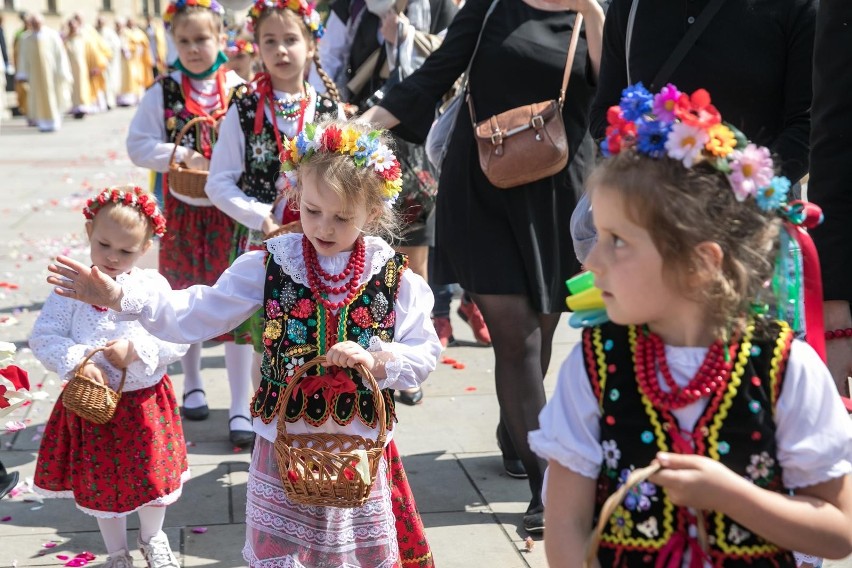 Rok temu, już w pandemii, centralna procesja w Krakowie...