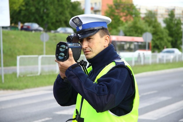 W poniedziałek zmieniły się przepisy dotyczące ruchu drogowego. Obecnie są one zdecydowanie bardziej restrykcyjne. Pięć osób już straciło prawo jazdy.