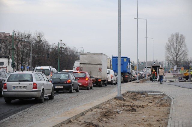 Poznań: Ogromne korki wokół ronda Rataje