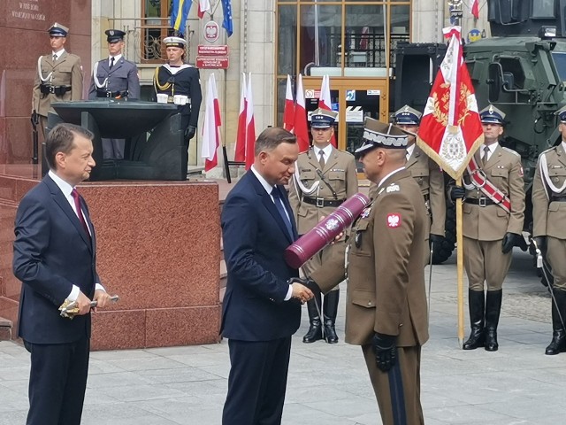 Prezydent RP Andrzej Duda wręczył nominacje generalskie w Święto Wojska Polskiego