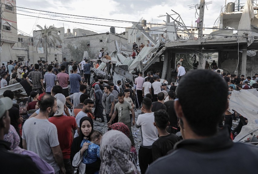 Ponad 2,3 mln mieszkańców Strefy Gazy żyje obecnie,...