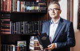 Biblia po śląsku już w sprzedaży. To niezwykłe tłumaczenie burmistrza Radzionkowa