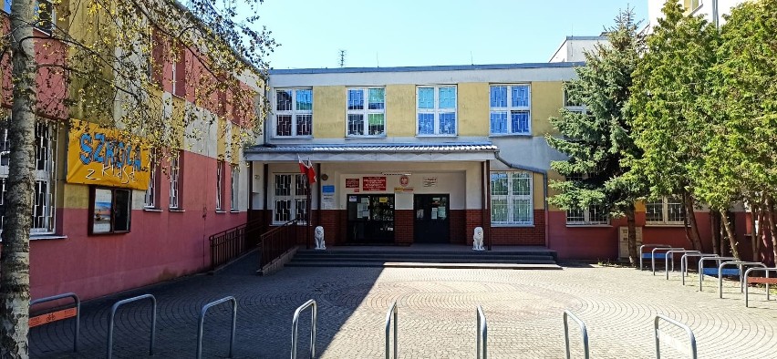 W Radomiu XIII Liceum Ogólnokształcące imienia Noblistów Polskich ma ciekawą ofertę edukacyjną dla ósmoklasistów