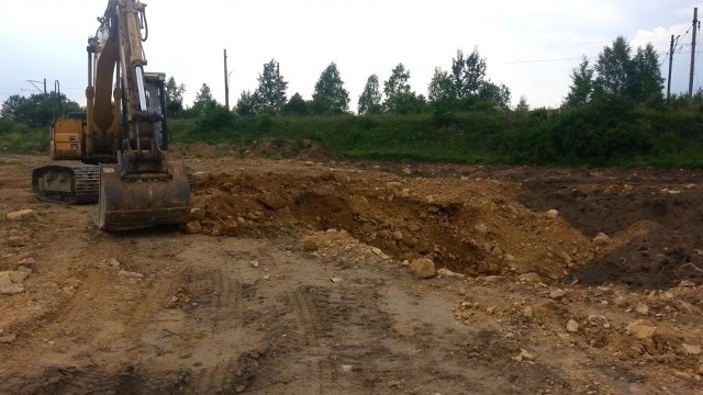 Przedsiębiorcy nielegalnie wydobywali dolomit w Sławkowie, a w wyrobiskach zakopywali śmieci