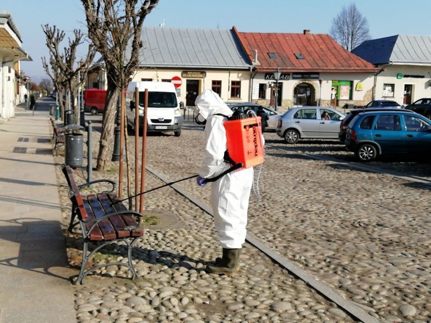 Koronawirus Stary Sącz. Trwa wielka dezynfekcja miasta i gminy [ZDJĘCIA]