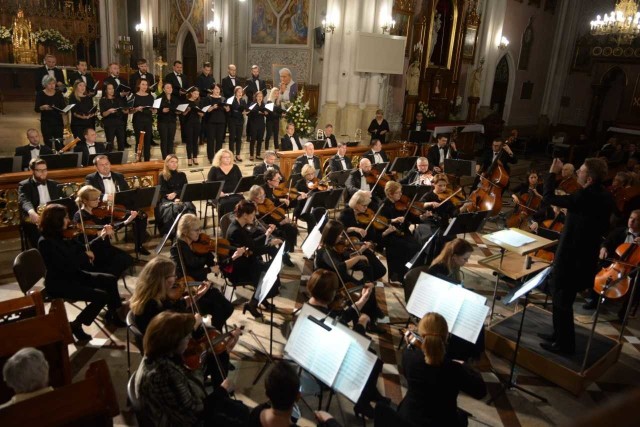 Piękny koncert „Exsultate, jubilate” w katedrze w wykonaniu Filharmonii Świętokrzyskiej.