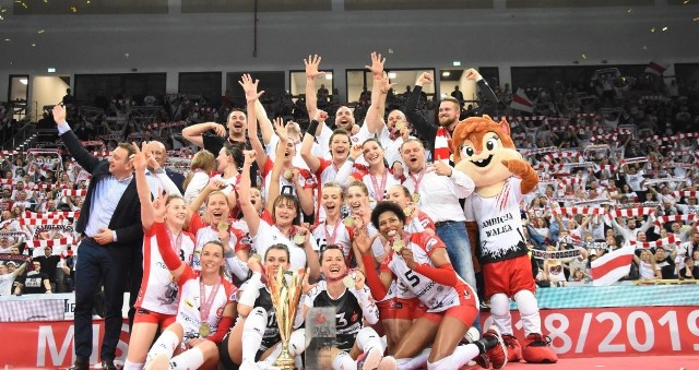 Tak cieszyły się siatkarki ŁKS Commercecon po wywalczeniu mistrzostwa Polski w 2019 roku
