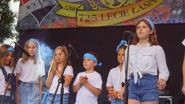 Koncert w amfiteatrze zorganizował łasiński dom kultury