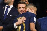 Prezydent Macron skrytykowany za próby nakłonienia Mbappe do pozostania w PSG. „Francuzi mają dość innych problemów”