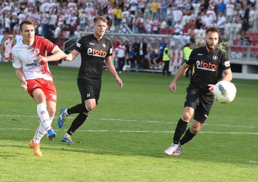 22.04.2016 lodz al. unii 2 stadion mieski 31 kolejka iii...