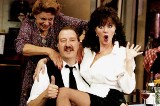 Tak dzisiaj wygląda Yvette z "Allo Allo"! Vicki Michelle ma dziś 73 lata i nadal wygląda znakomicie! Uroczy uśmiech i znakomita figura